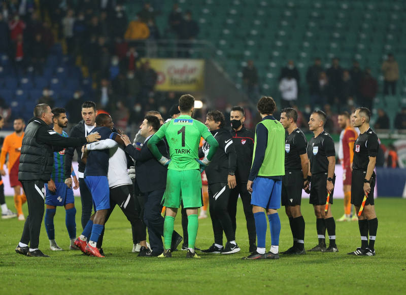 SON DAKİKA GALATASARAY HABERİ - Ahmet Çakar Rizespor - Galatasaray maçını hakemi Ali Palabıyık’ı eleştirdi!