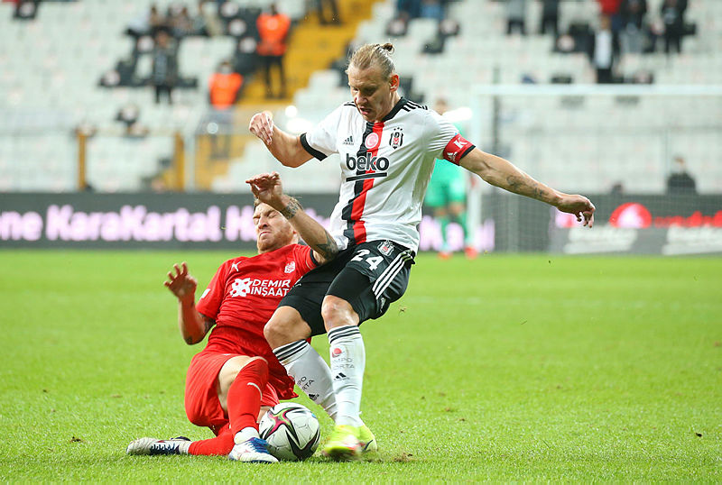 BEŞİKTAŞ HABERLERİ: Beşiktaş’ın gözü savunma oyuncularında! Sergen Yalçın...Spor haberleri