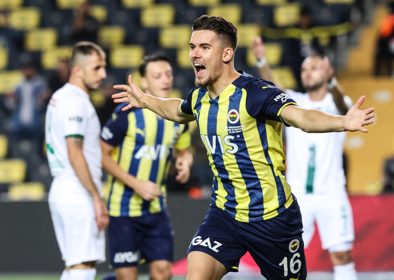 FENERBAHÇE HABERİ - Trabzonspor derbisinde Vitor Pereira düğümü Ferdi Kadıoğlu ile çözecek!