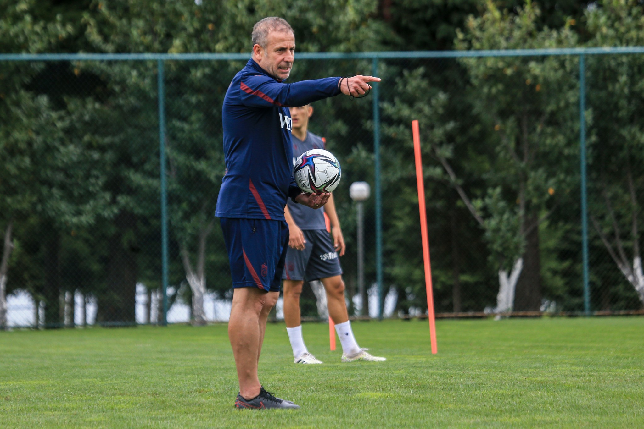 TRABZONSPOR HABERLERİ: Abdullah Avcı hesabını yaptı! Fenerbahçe derbisi sonrası liderlik