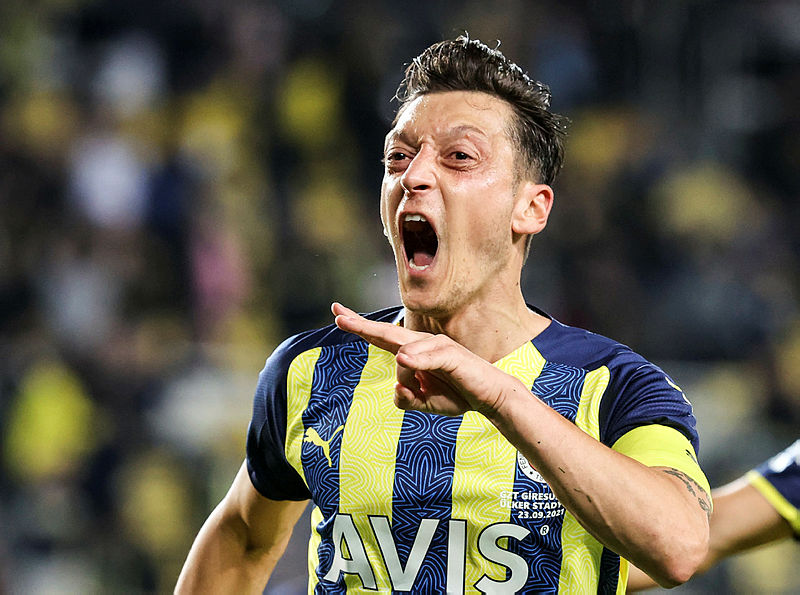 FENERBAHÇE HABERLERİ - Trabzonspor maçında Mesut Özil ve Jose Sosa göreve! Vitor Pereira kararını verdi...