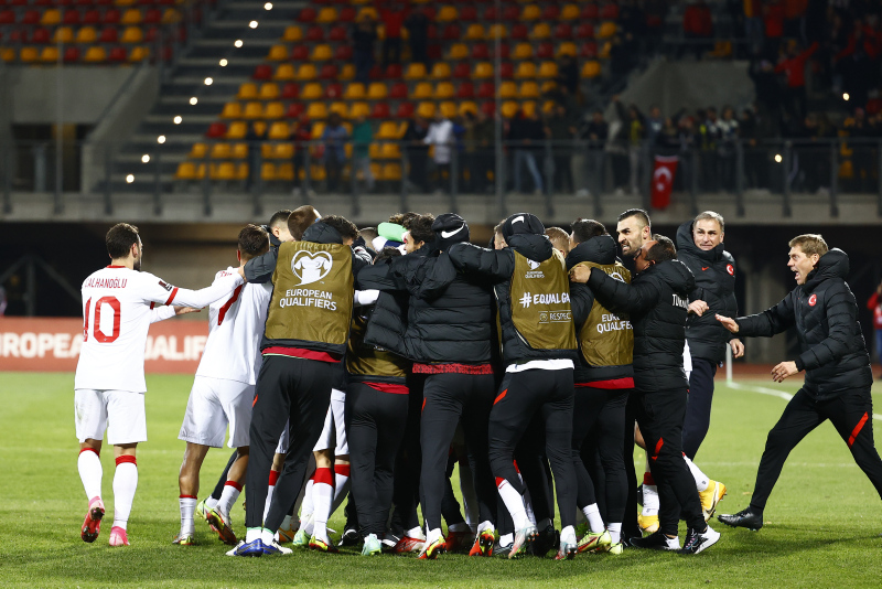 Spor yazarları Letonya - Türkiye maçı sonrası flaş değerlendirmelerde bulundu