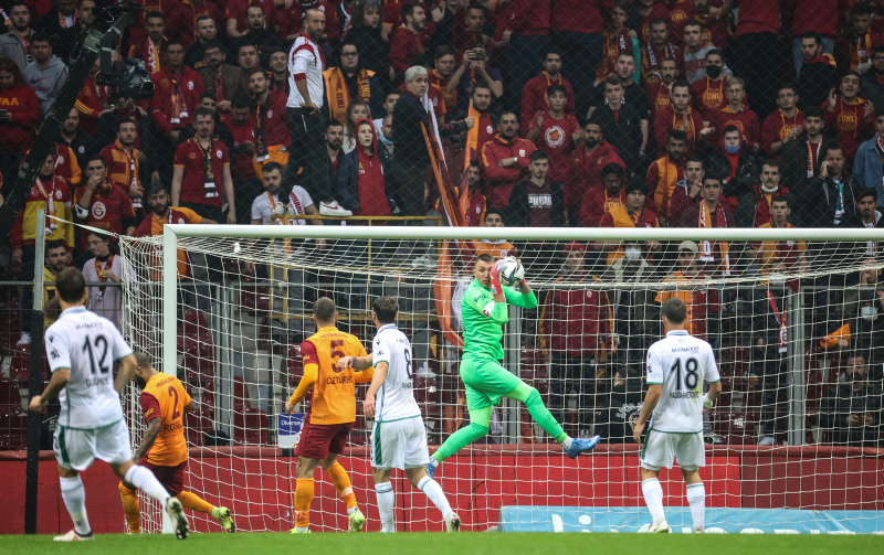 Spor yazarları Galatasaray - Konyaspor maçını değerlendirdi! Şapkayı önüne koyması lazım