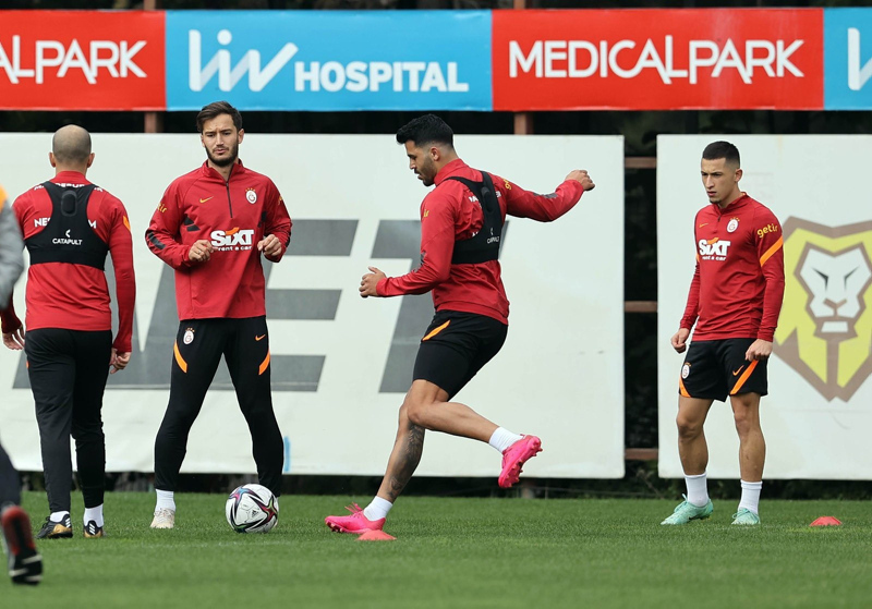 GALATASARAY HABERLERİ - Sarı kırmızılıların idmanında Florya’da sürpriz misafir!