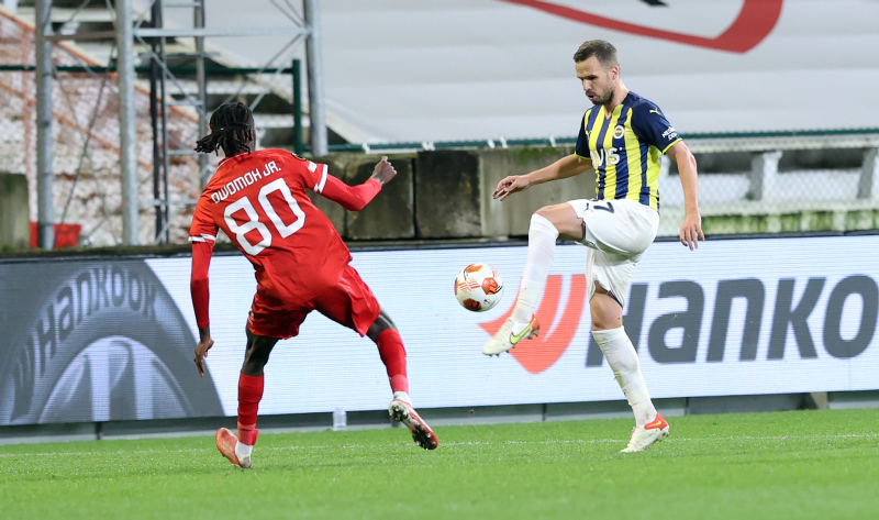 FENERBAHÇE HABERLERİ: Usta yazarlar Antwerp - Fenerbahçe maçını yorumladı!