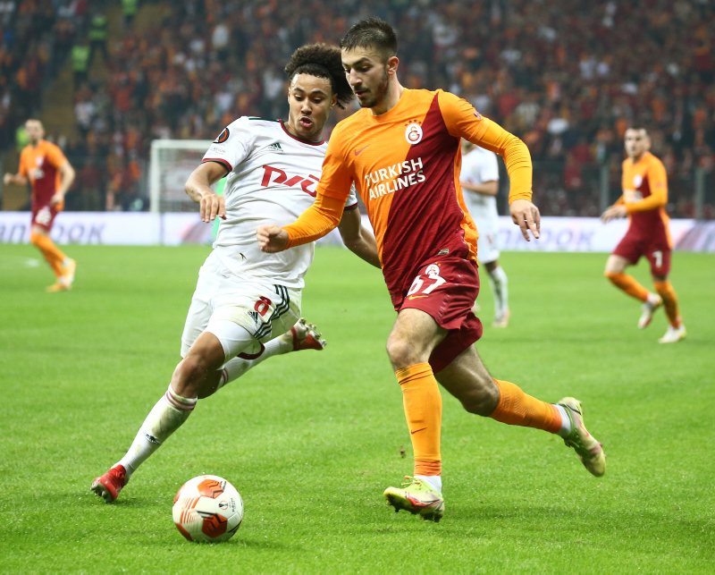 GALATASARAY HABERLERİ - Usta yazarlar Galatasaray-Lokomotiv Moskova maçını yorumladı!