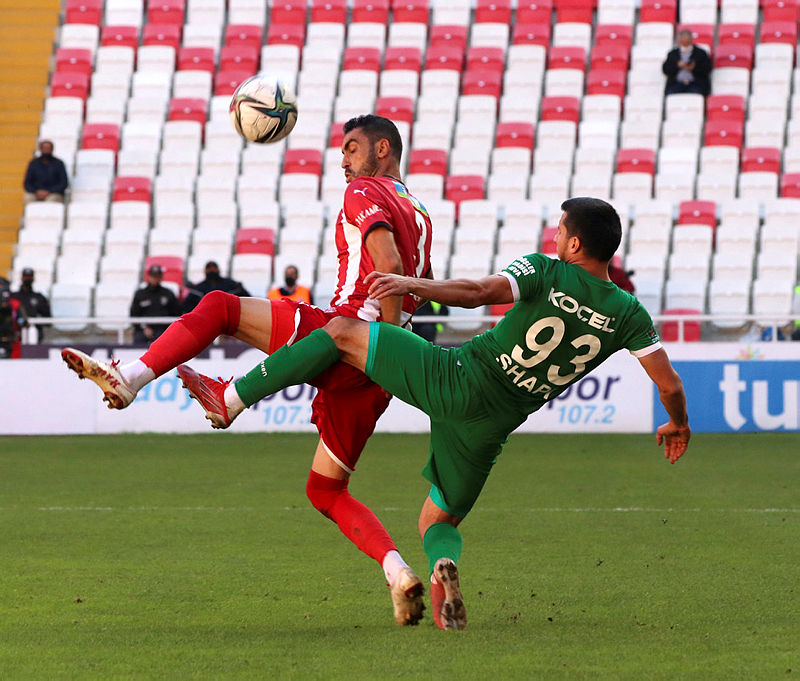 TRABZONSPOR HABERLERİ: Abdullah Avcı sinyali vermişti! Fırtına’dan sol bek operasyonu