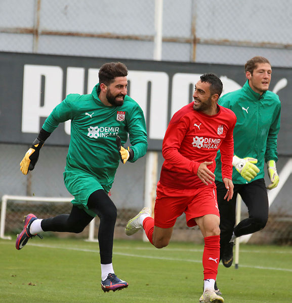 TRABZONSPOR HABERLERİ: Abdullah Avcı sinyali vermişti! Fırtına’dan sol bek operasyonu