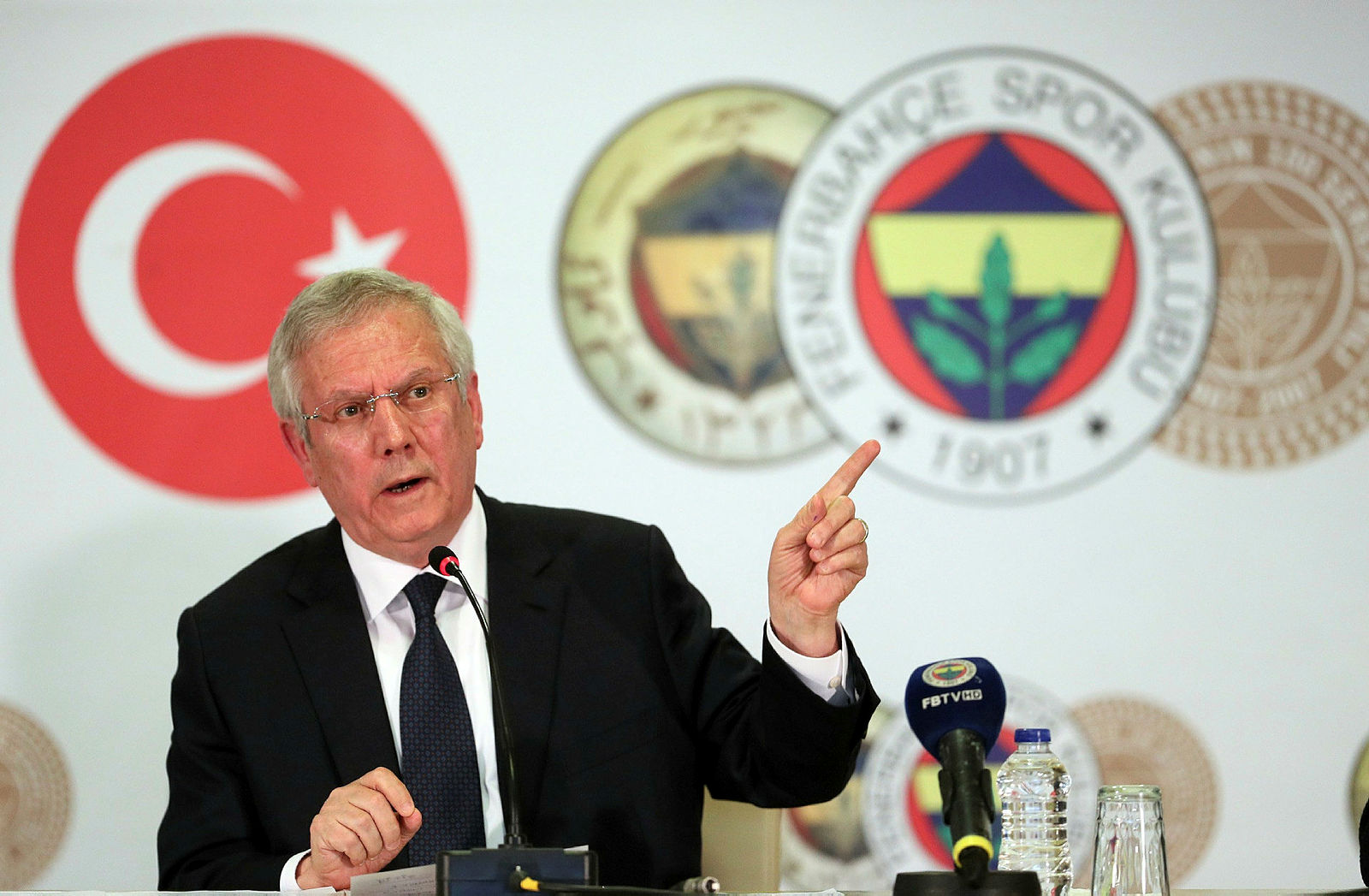 FENERBAHÇE HABERİ: Fenerbahçe tribünlerinde Aziz Yıldırım tezahüratları! Ali Koç’a söylediği o sözler akıllara geldi