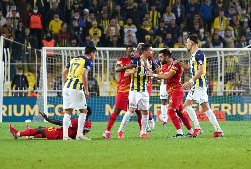 FENERBAHÇE HABERLERİ - Usta yazarlar Fenerbahçe-Kayserispor maçını değerlendirdi!