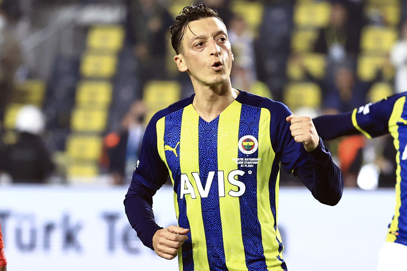 FENERBAHÇE TRANSFER HABERİ: Mesut Özil için resmi teklif! İstanbul’a geldiler...