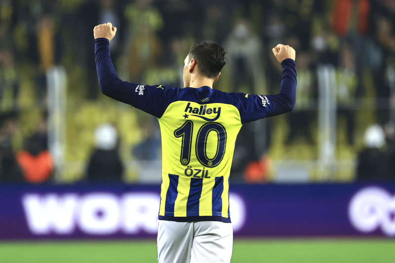 FENERBAHÇE TRANSFER HABERİ: Mesut Özil için resmi teklif! İstanbul’a geldiler...