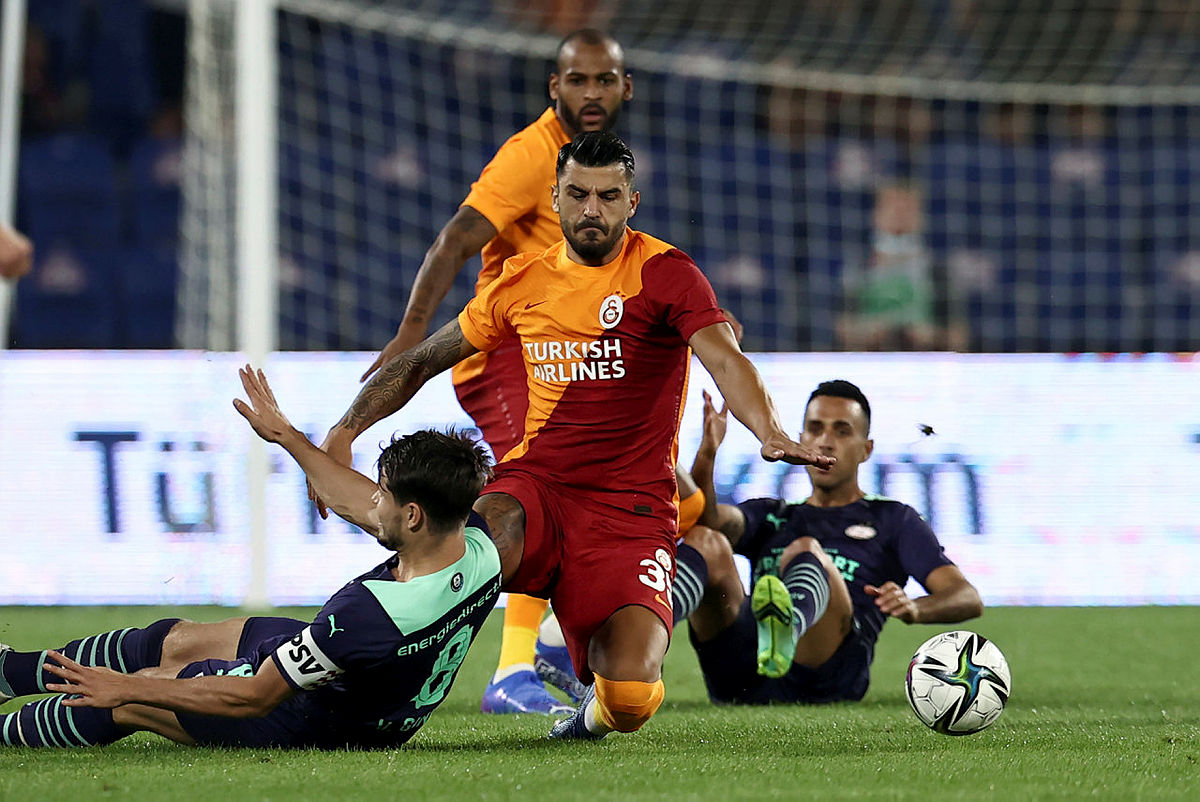 GALATASARAY HABERLERİ - Fatih Terim’den flaş karar! 3 isimle yollar ayrılıyor...