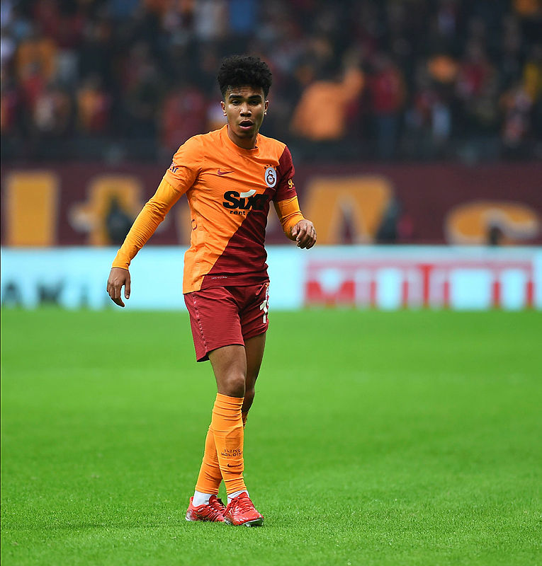 GALATASARAY HABERLERİ - Fatih Terim’den flaş karar! 3 isimle yollar ayrılıyor...