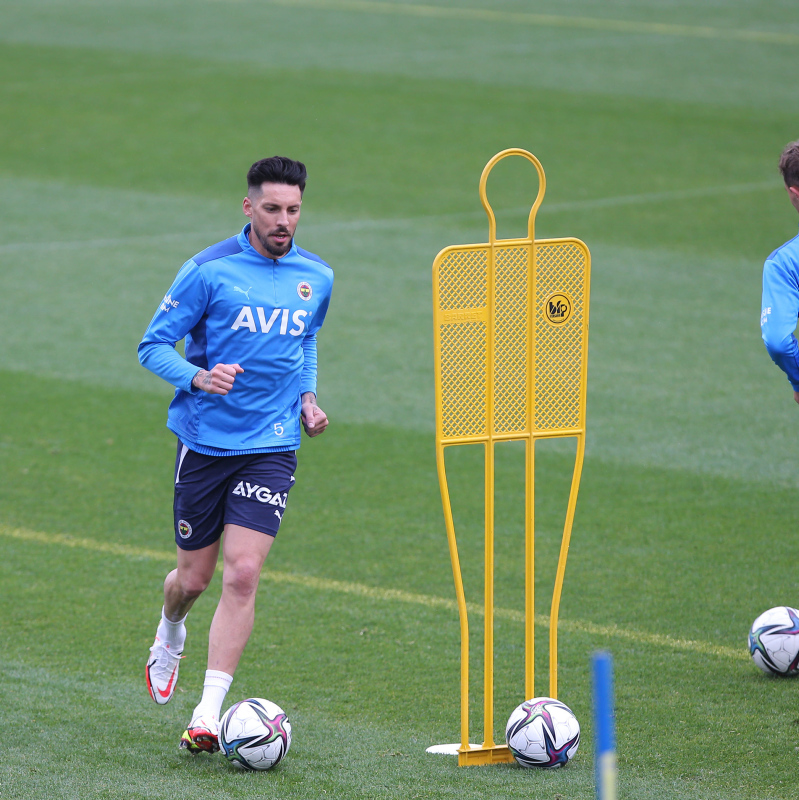 FENERBAHÇE HABERLERİ: Jose Sosa’dan Vitor Pereira’ya mesaj! Galatasaray derbisinde...