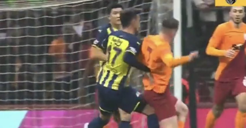İşte Galatasaray Fenerbahçe derbisinin en çok tartışılan 4 pozisyonu!
