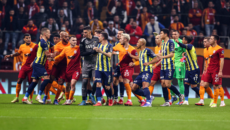 SON DAKİKA SPOR HABERİ: Spor yazarları Galatasaray-Fenerbahçe derbisini değerlendirdi!