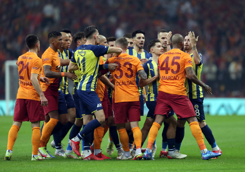 SON DAKİKA SPOR HABERİ: Spor yazarları Galatasaray-Fenerbahçe derbisini değerlendirdi!