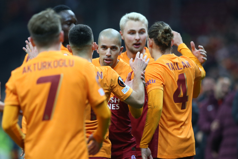 GALATASARAY HABERLERİ - Spor yazarları Galatasaray - Marsilya maçını böyle değerlendirdi!