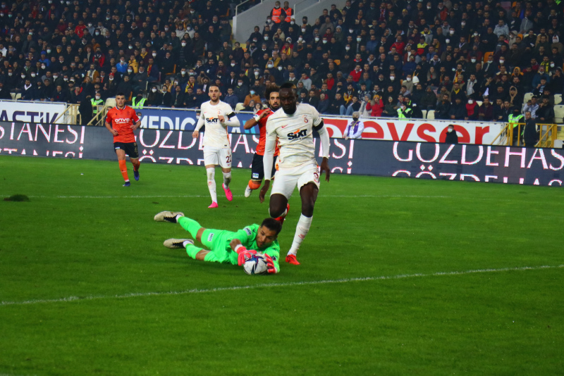 GALATASARAY HABERLERİ - Usta yazarlar Yeni Malatyaspor-Galatasaray maçını değerlendirdi!