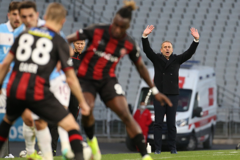 TRABZONSPOR HABERLERİ - Usta yazarlar Fatih Karagümrük-Trabzonspor maçını yorumladı!