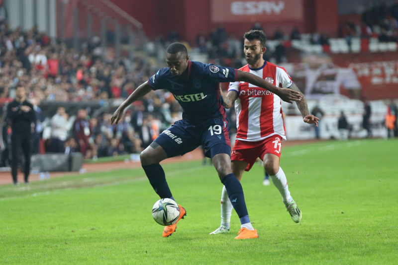 TRABZONSPOR HABERLERİ: Usta yazarlar Antalyaspor-Trabzonspor maçını yorumladı!