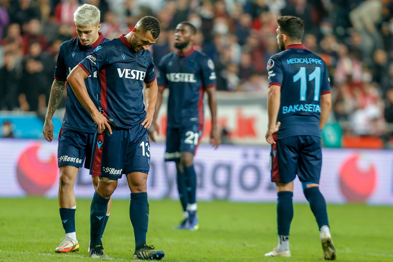 TRABZONSPOR HABERLERİ: Usta yazarlar Antalyaspor-Trabzonspor maçını yorumladı!