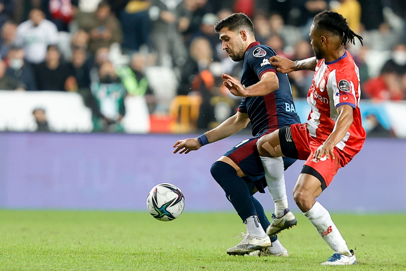 TRABZONSPOR HABERLERİ: Usta yazarlar Antalyaspor-Trabzonspor maçını yorumladı!