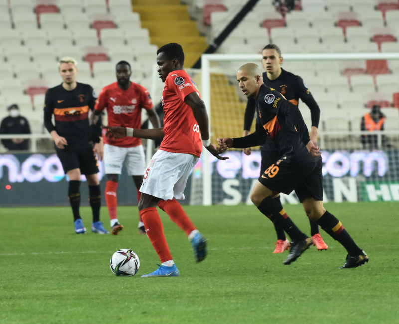 GALATASARAY HABERLERİ: Cimbom dibe vurdu! Fatih Terim’in en kötü performansı