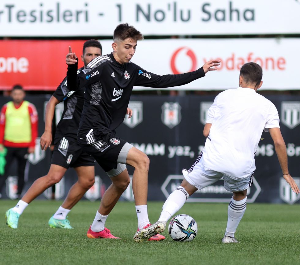 BEŞİKTAŞ HABERİ: Beşiktaş’ın genç yıldızı Emirhan İlkhan’a Borussia Dortmund talip oldu!