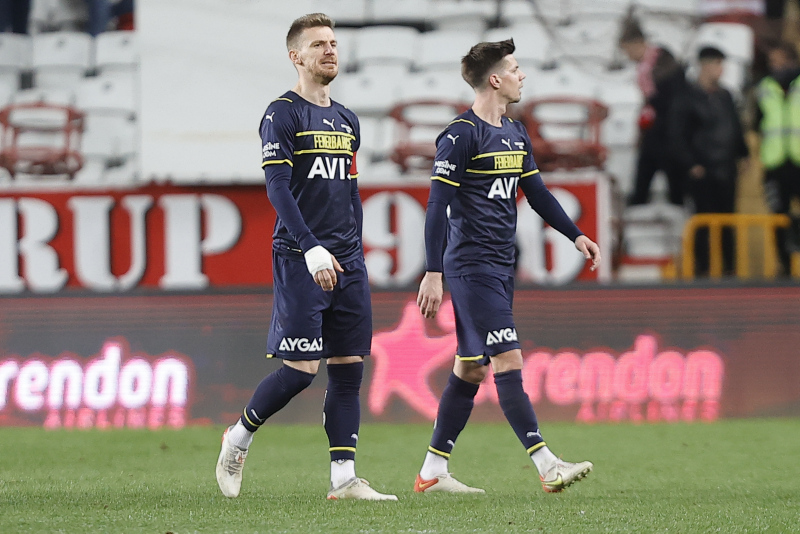FENERBAHÇE HABERLERİ: Fenerbahçe’de istatistikler yerlerde! İsmail Kartal...