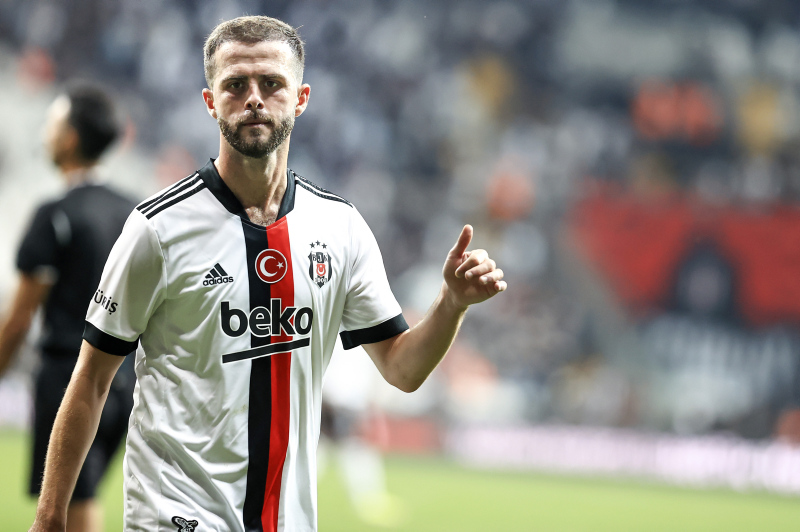 BEŞİKTAŞ TRANSFER HABERİ: Beşiktaş’ta Miralem Pjanic’in kararı belli oldu! Takımda kalacak mı?