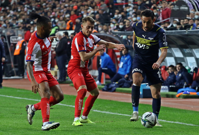 FENERBAHÇE HABERLERİ - Spor yazarları Antalyaspor - Fenerbahçe maçını bu sözlerle değerlendirdi