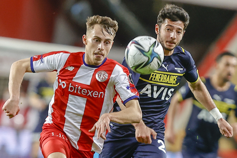 FENERBAHÇE HABERLERİ - Spor yazarları Antalyaspor - Fenerbahçe maçını bu sözlerle değerlendirdi