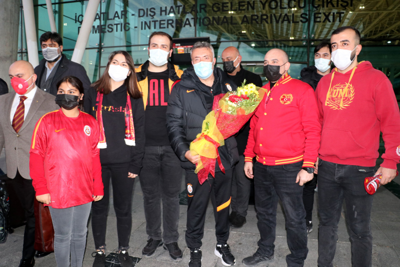 GALATASARAY HABERLERİ: Galatasaray’da Domenec Torrent’in sözleşmesinde dikkat çeken madde!