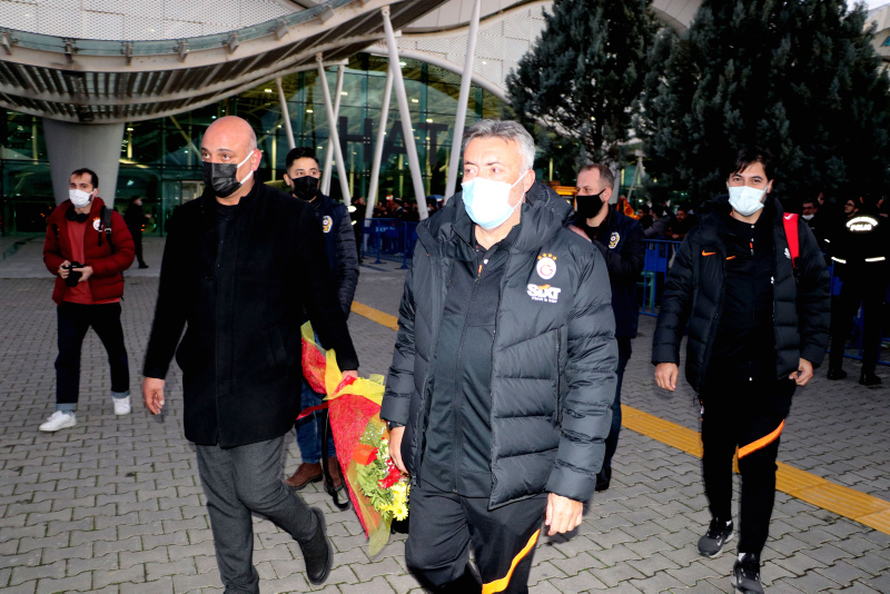 GALATASARAY HABERLERİ: Galatasaray’da Domenec Torrent’in sözleşmesinde dikkat çeken madde!