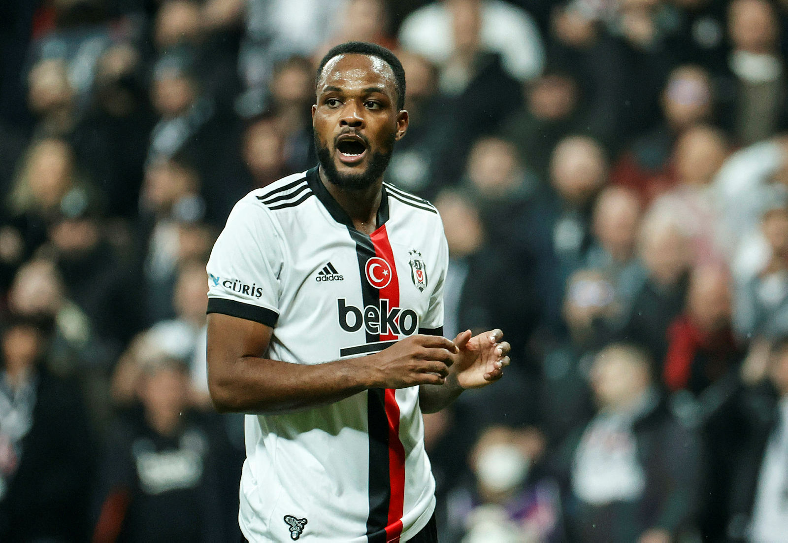 Beşiktaş Sportif Direktörü Ceyhun Kazancı’dan Cyle Larin, Domagoj Vida ve Güven Yalçın açıklaması!