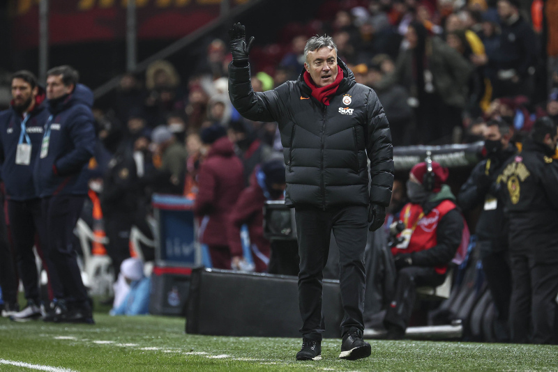 GALATASARAY HABERİ: Domenec Torrent’in koltuğu sallantıda! Bülent Korkmaz ve Okan Buruk...