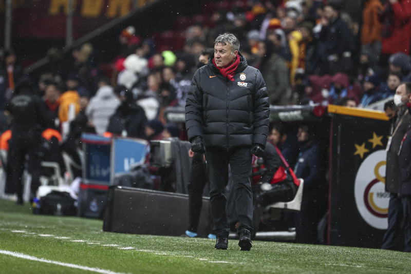 GALATASARAY HABERİ: Domenec Torrent’in koltuğu sallantıda! Bülent Korkmaz ve Okan Buruk...