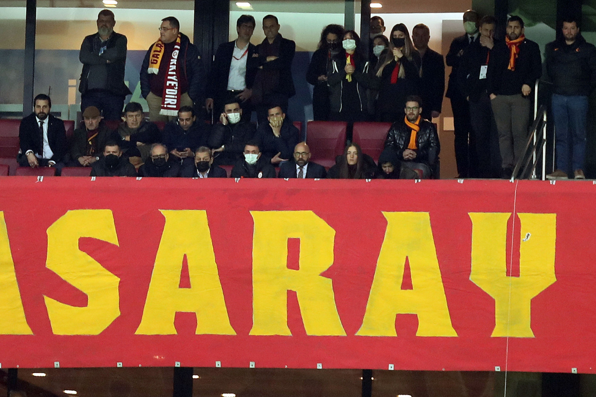 GALATASARAY HABERİ: Galatasaray Luis Campos’ta mutlu sona ulaştı! İşte anlaşma detayları