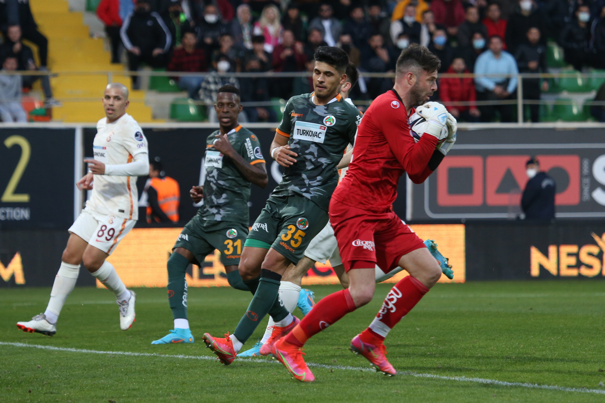 GALATASARAY HABERLERİ - Spor yazarları Alanyaspor - Galatasaray maçını böyle değerlendirdi!