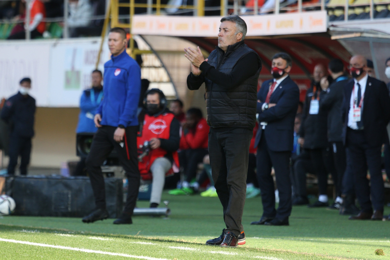 GALATASARAY HABERLERİ: Florya’da isyan çıktı! Domenec Torrent...