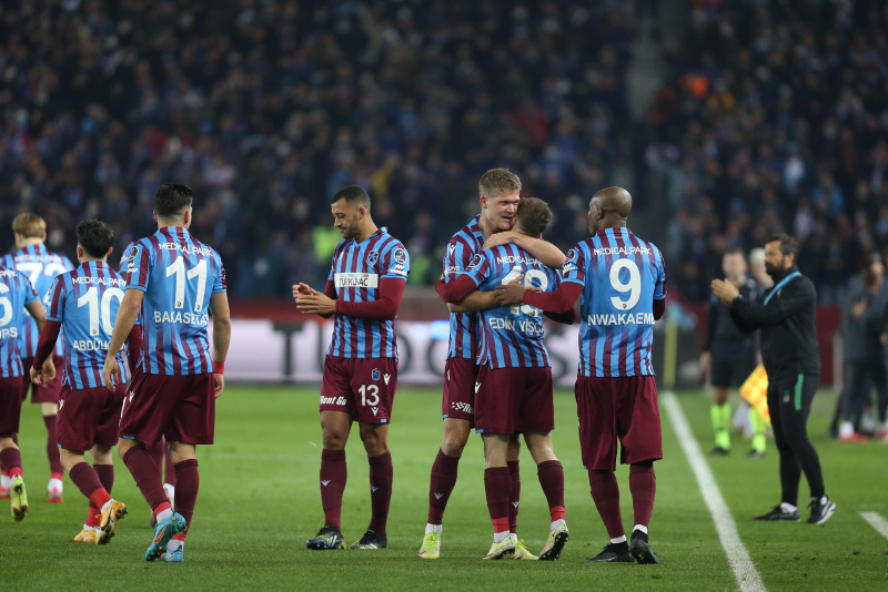 TRABZONSPOR HABERLERİ - Spor yazarları Trabzonspor - Konyaspor maçını bu sözlerle değerlendirdi!