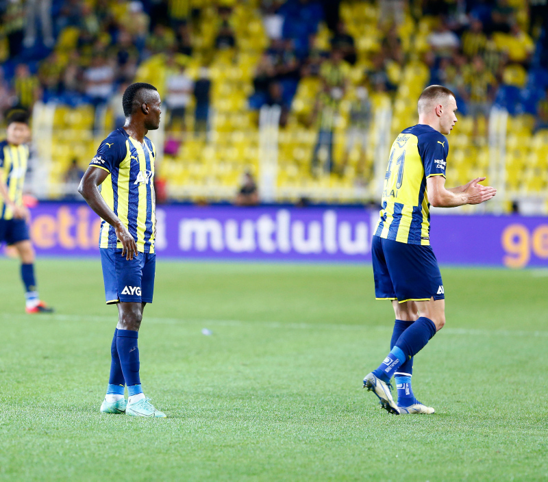 FENERBAHÇE HABERLERİ: Antwerp’ten flaş Samatta kararı! Geri mi dönüyor?