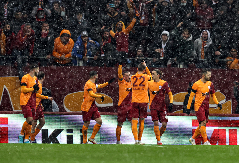 Galatasaray’ın kayıp transferleri! Rumen yıldızlar...