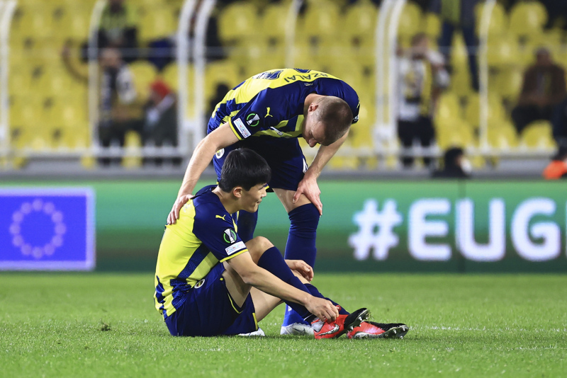 FENERBAHÇE HABERLERİ - Spor yazarları Fenerbahçe - Slavia Prag maçını bu sözlerle değerlendirdi!