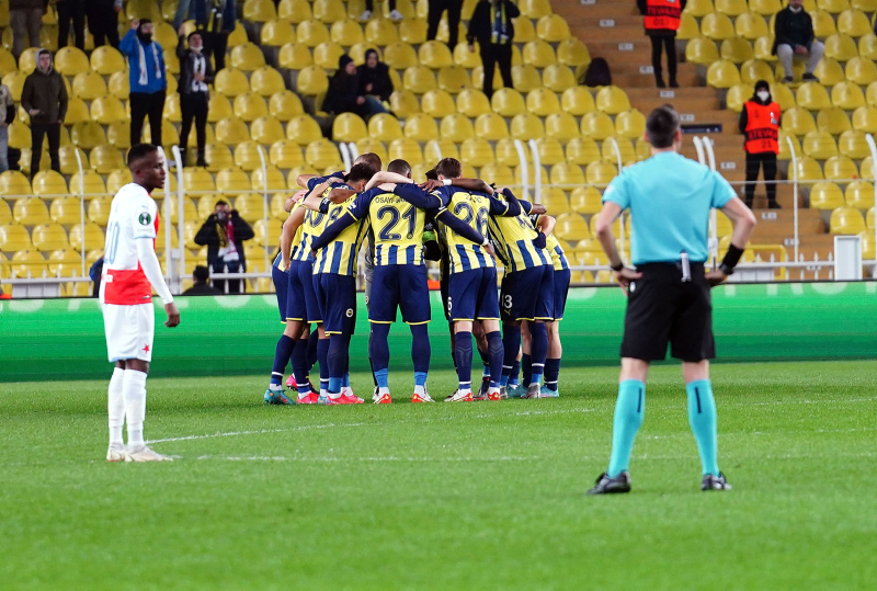 FENERBAHÇE HABERLERİ - Spor yazarları Fenerbahçe - Slavia Prag maçını bu sözlerle değerlendirdi!