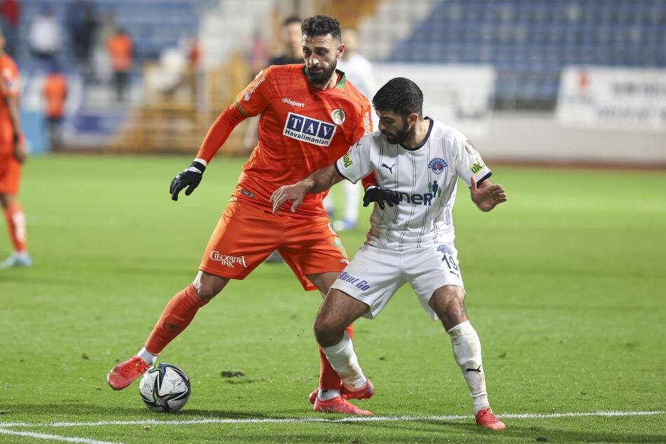 İşte Süper Lig’de 2021-22 sezonunda en çok direğe takılan takımlar...