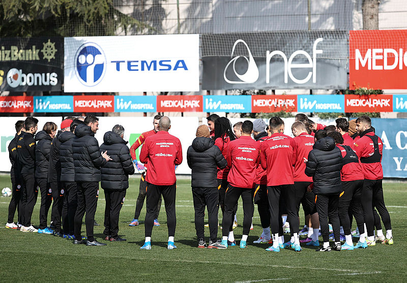 GALATASARAY HABERLERİ: Domenec Torrent’ten o isme neşter! İlk 11’de değişime gidiliyor