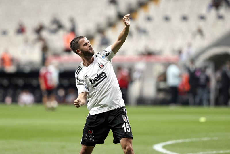 BEŞİKTAŞ HABERLERİ: Miralem Pjanic’ten çok özel açıklamalar! İçim kan ağlıyor